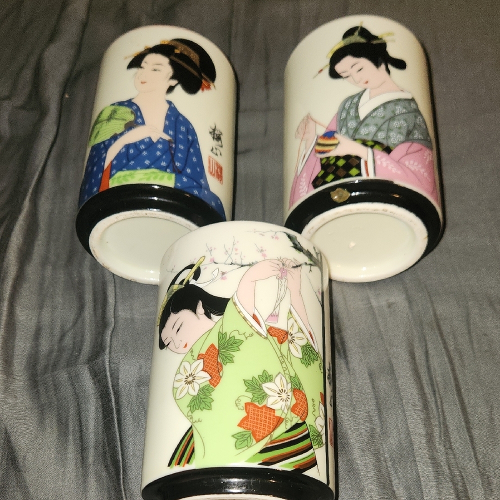 Elegant Japanese Tea Cups Set - Multicolor